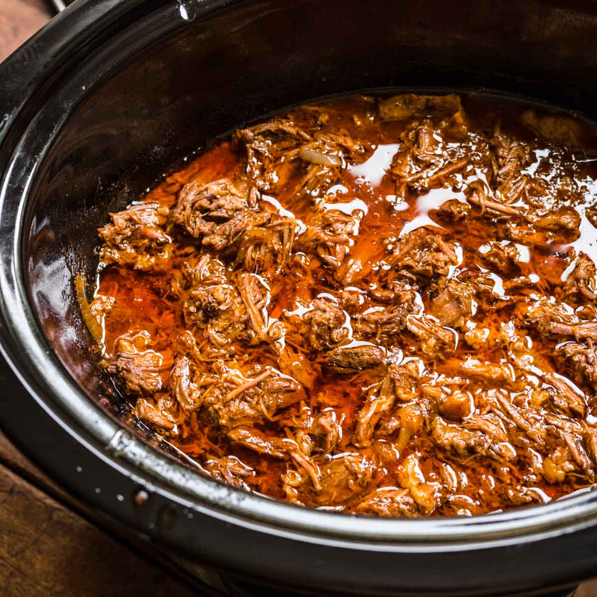 How To Make Slow Cooker Shredded Beef Zazoo Recipes