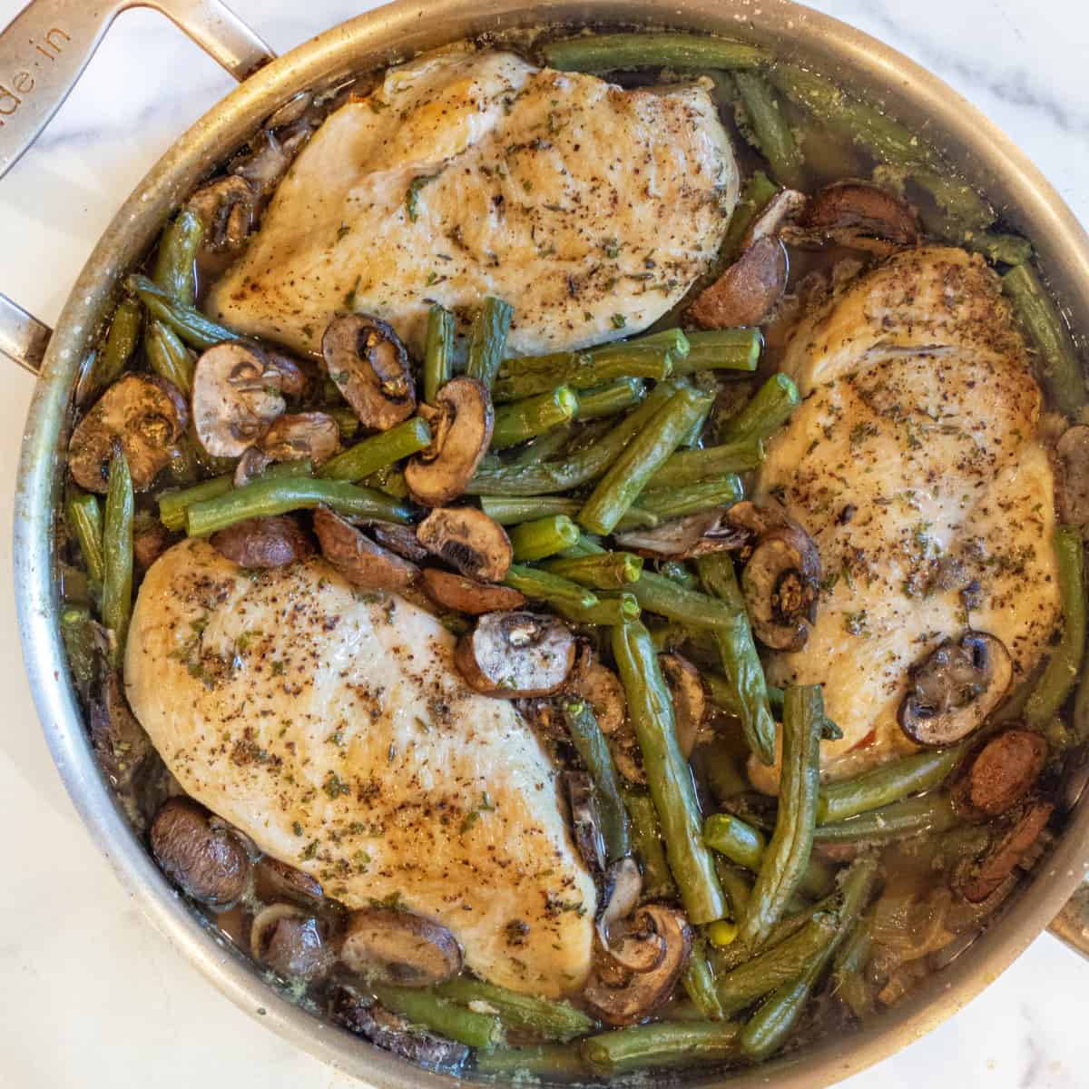 Green Bean and Mushroom Braised Chicken – Zazoo Recipes