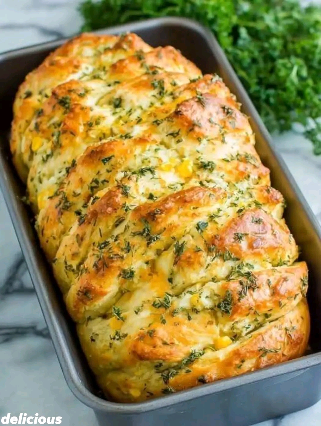 Cheesy Garlic Pull Apart Bread: The Ultimate Shareable Appetizer